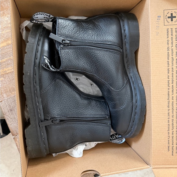 Dr. Martens Black Airwair Leather Boots - Picture 7 of 8